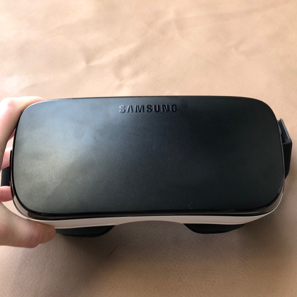 Gear VR by Oculus for Samsung - Picture 3 of 5